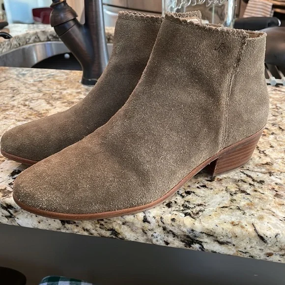 Jack Rogers ankle booties - Picture 6 of 6